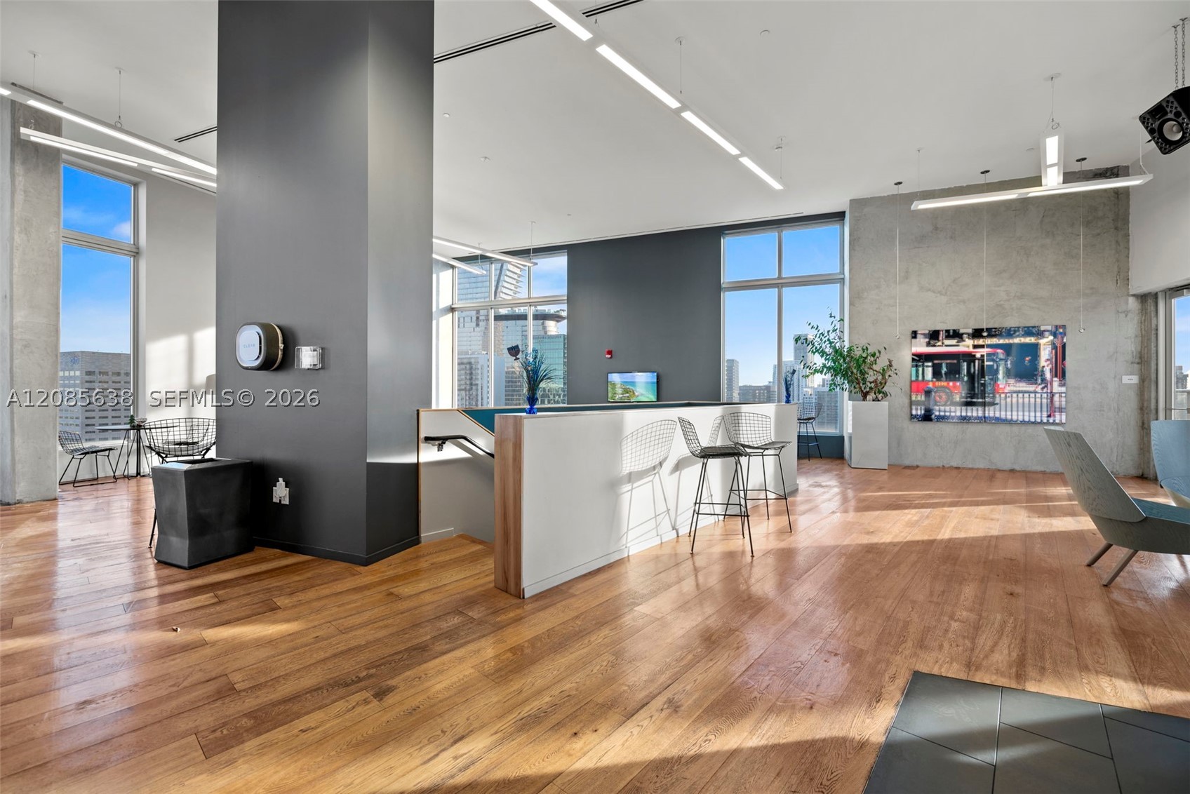 151 SE 1st St #1104, Miami FL 33131
