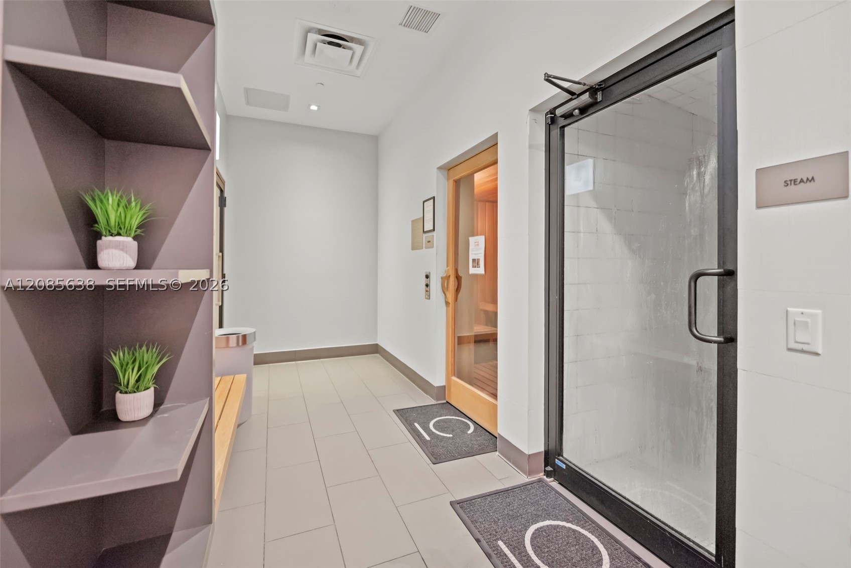 151 SE 1st St #1104, Miami FL 33131