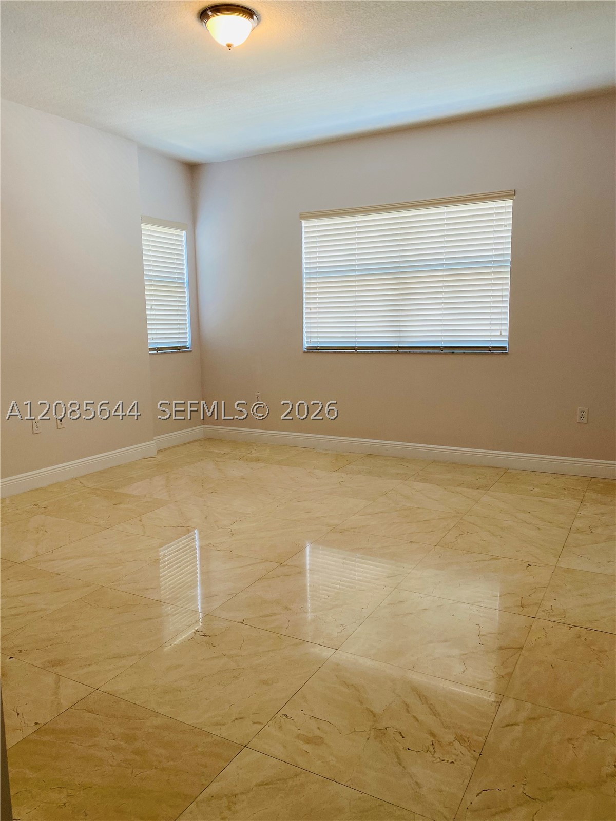 118 Zamora Ave #409, Coral Gables FL 33134