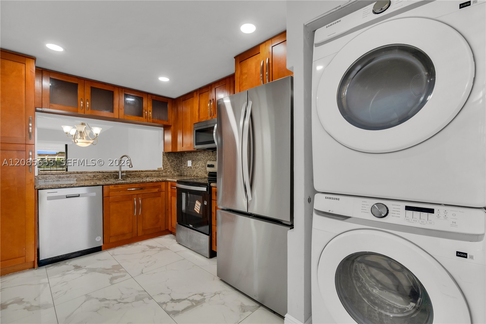 6475 W Oakland Park Blvd #102, Lauderhill FL 33313