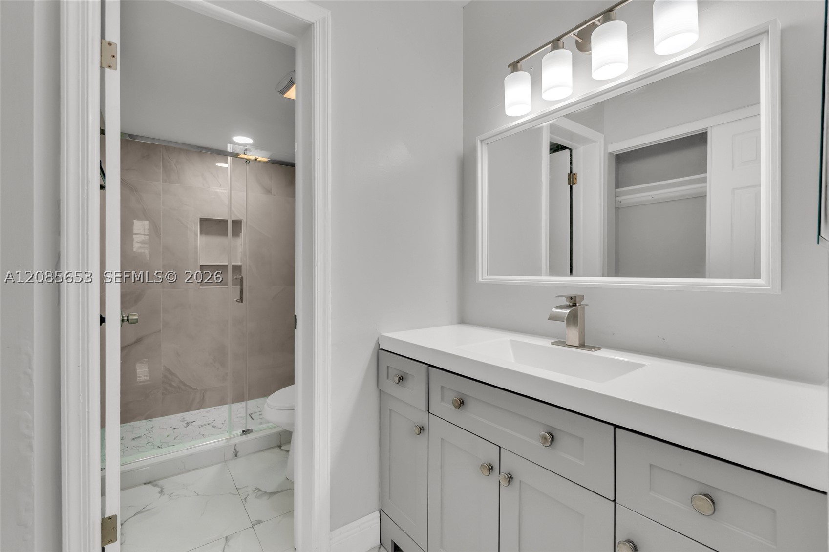 6475 W Oakland Park Blvd #102, Lauderhill FL 33313