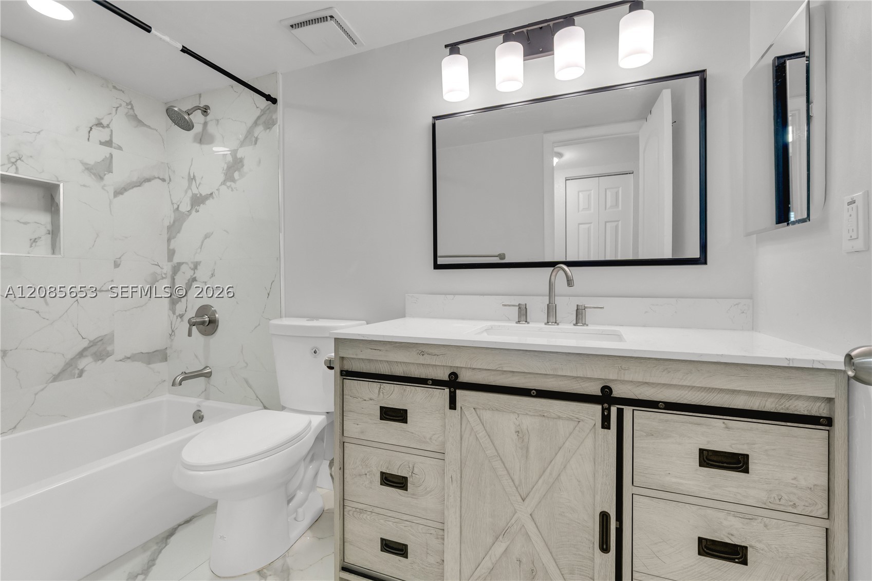 6475 W Oakland Park Blvd #102, Lauderhill FL 33313
