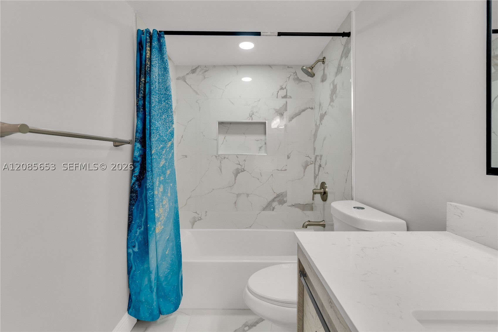 6475 W Oakland Park Blvd #102, Lauderhill FL 33313