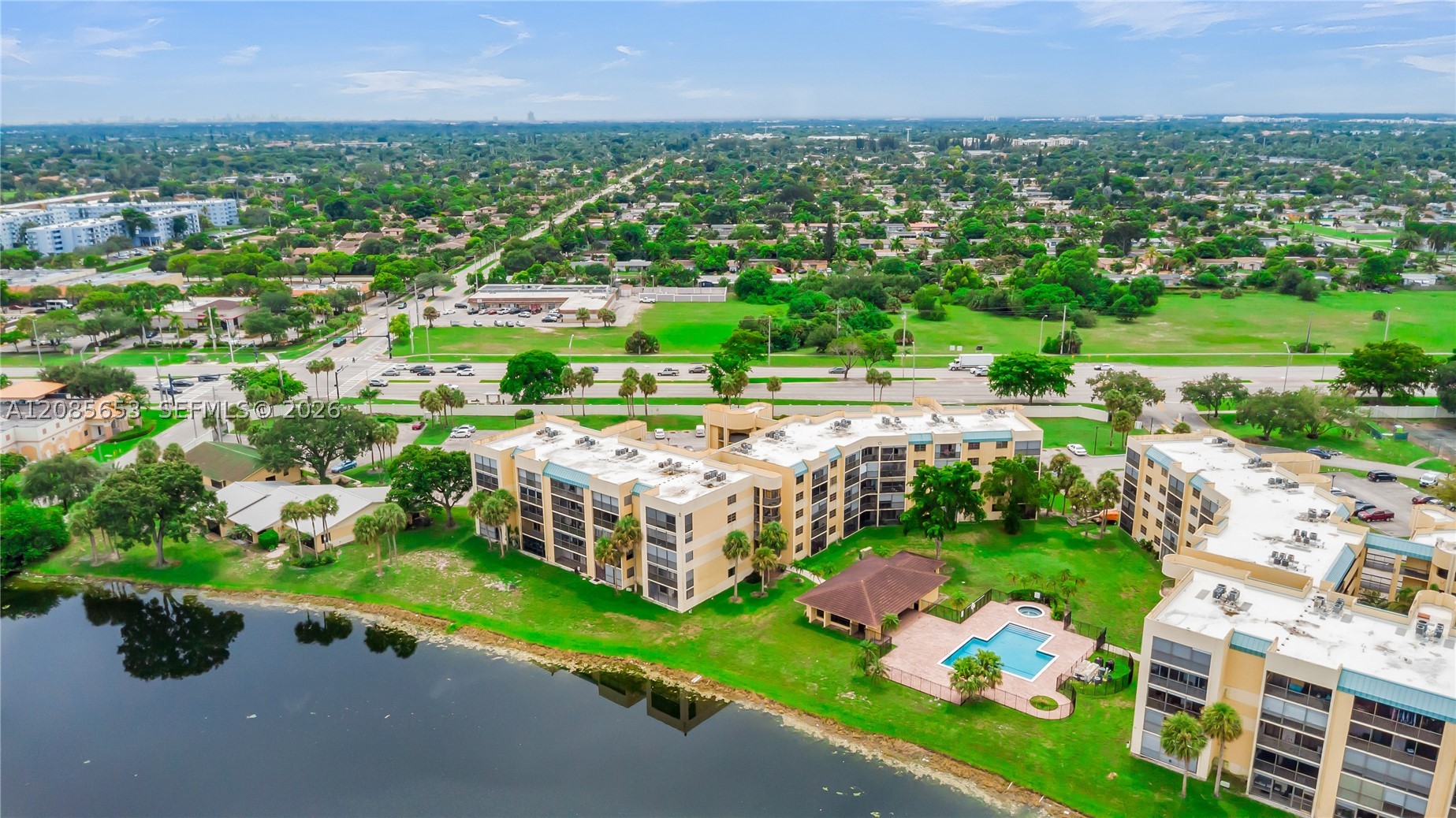 6475 W Oakland Park Blvd #102, Lauderhill FL 33313