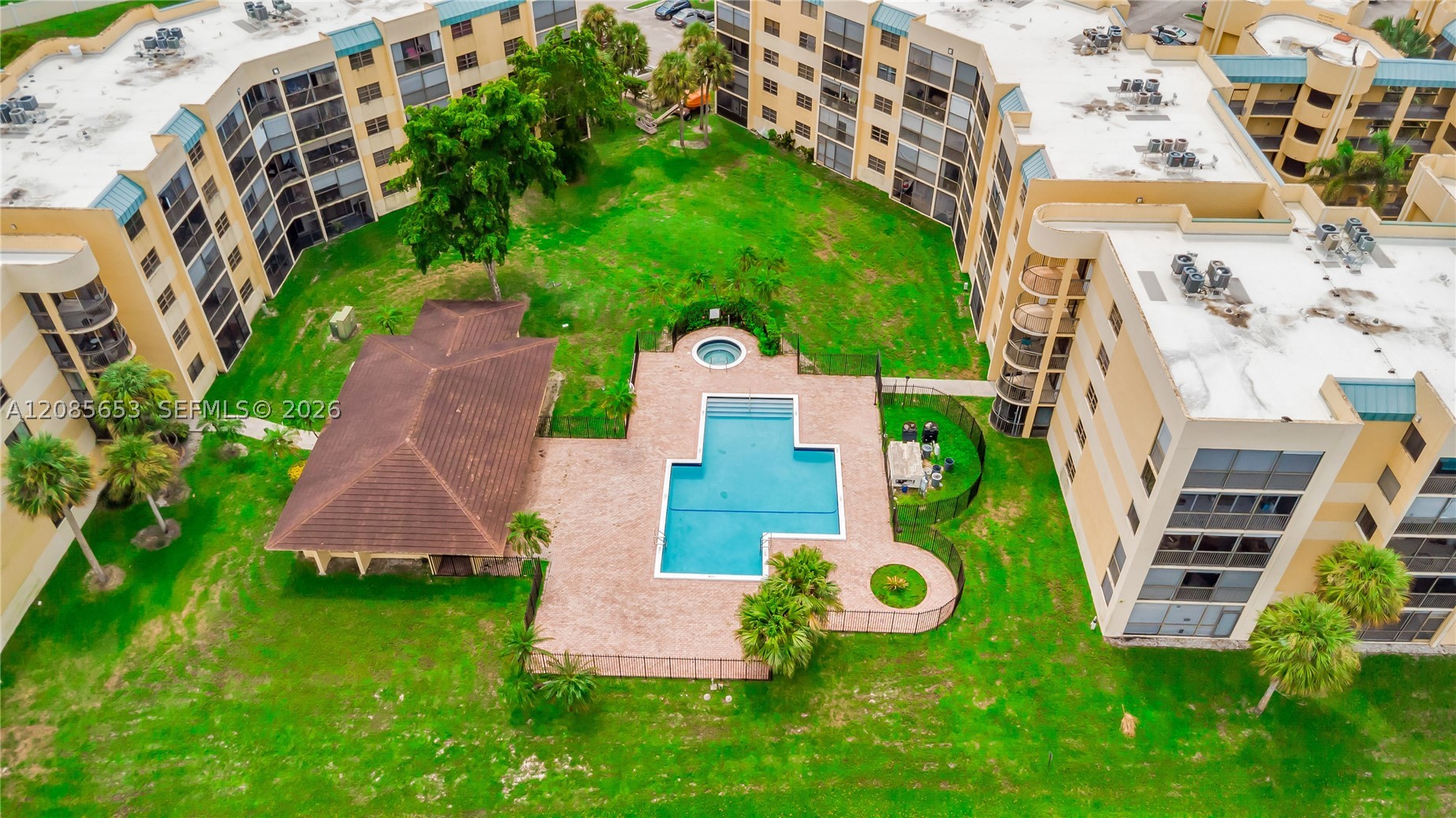 6475 W Oakland Park Blvd #102, Lauderhill FL 33313