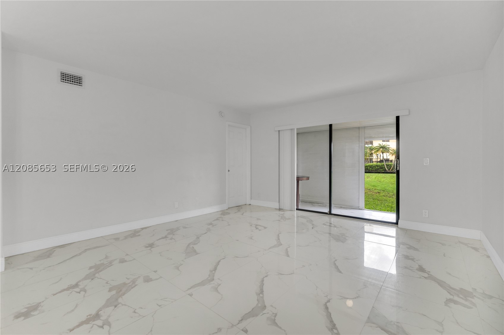 6475 W Oakland Park Blvd #102, Lauderhill FL 33313