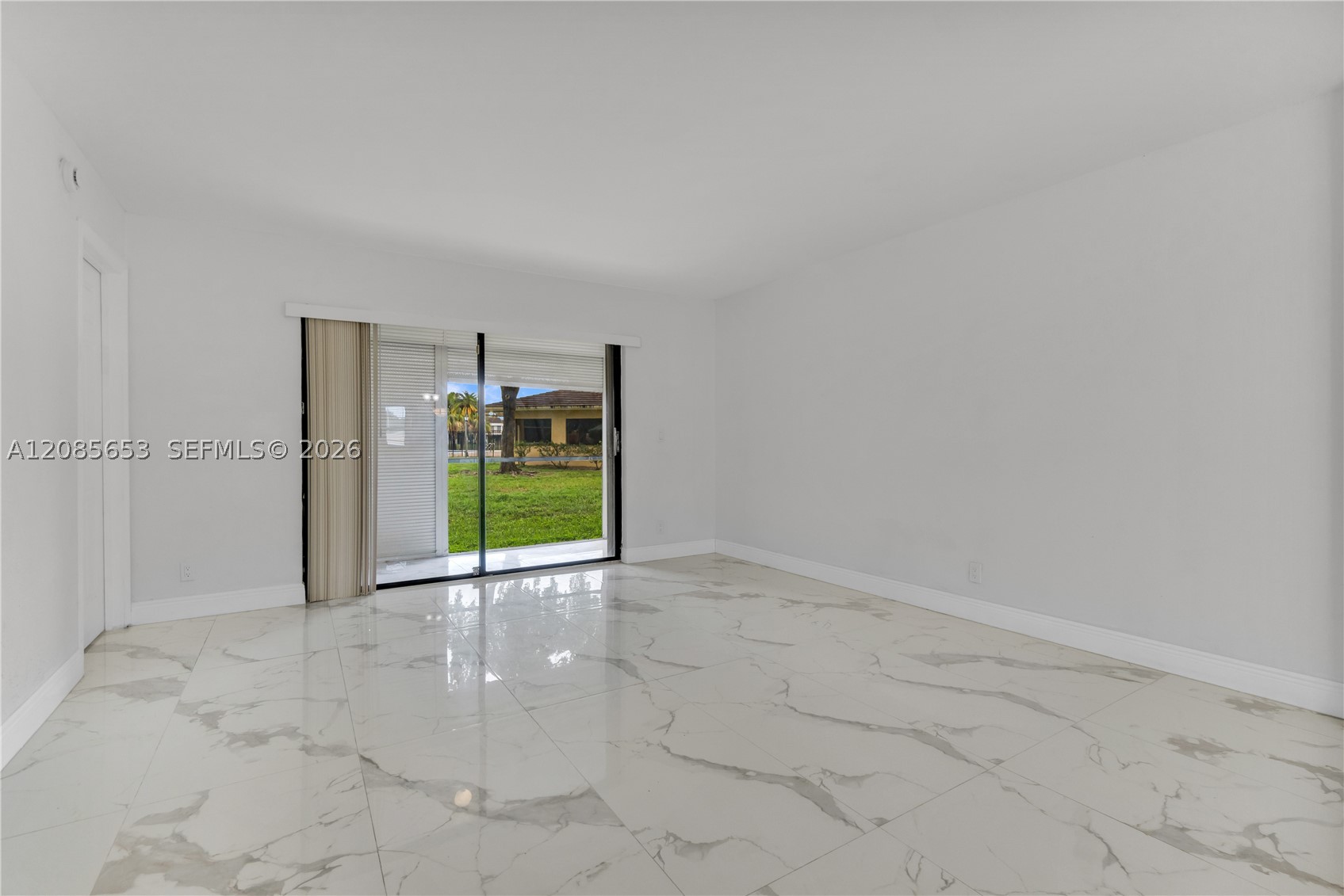 6475 W Oakland Park Blvd #102, Lauderhill FL 33313