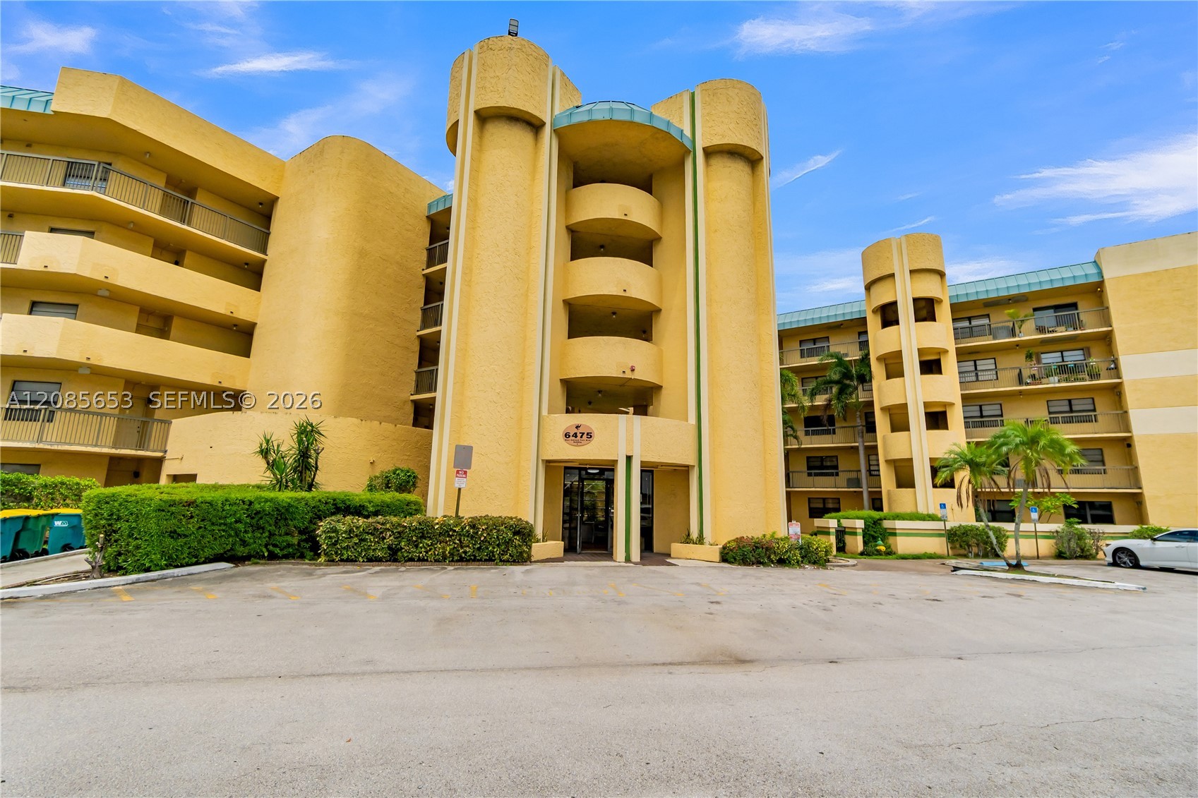 6475 W Oakland Park Blvd #102, Lauderhill FL 33313