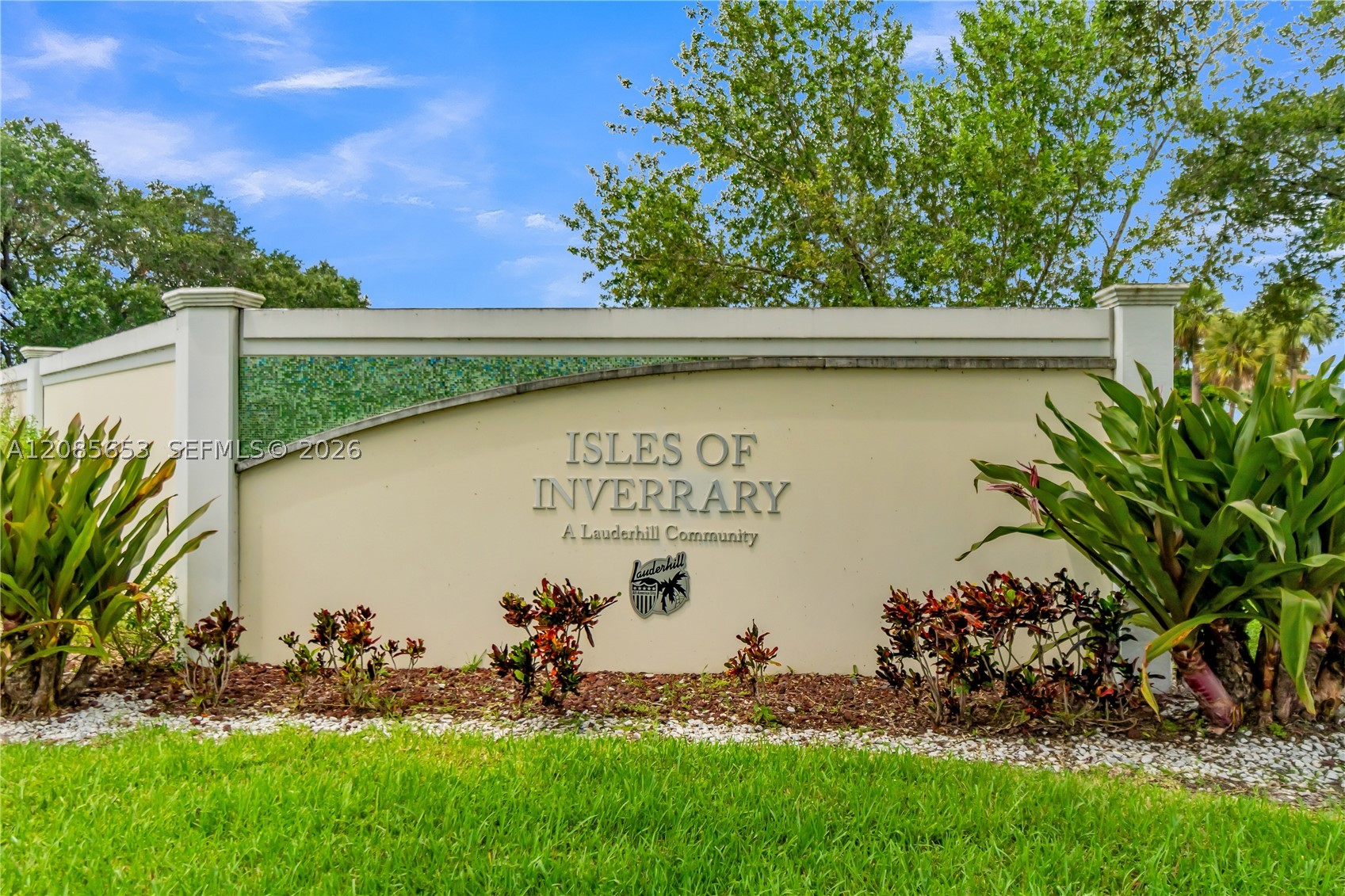 6475 W Oakland Park Blvd #102, Lauderhill FL 33313