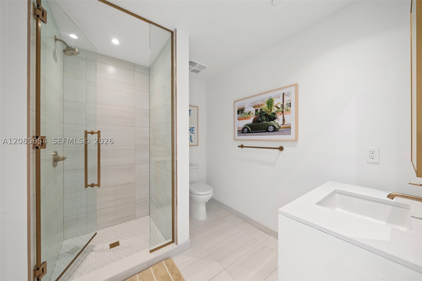 2678 Tigertail Ave #1101, Miami FL 33133