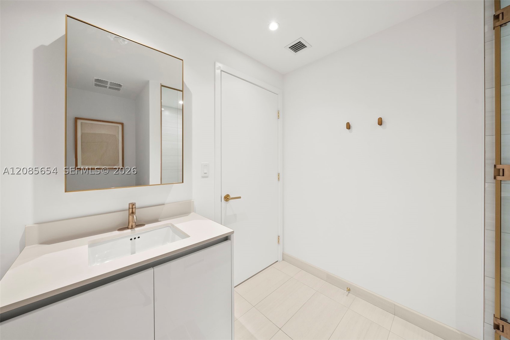 2678 Tigertail Ave #1101, Miami FL 33133