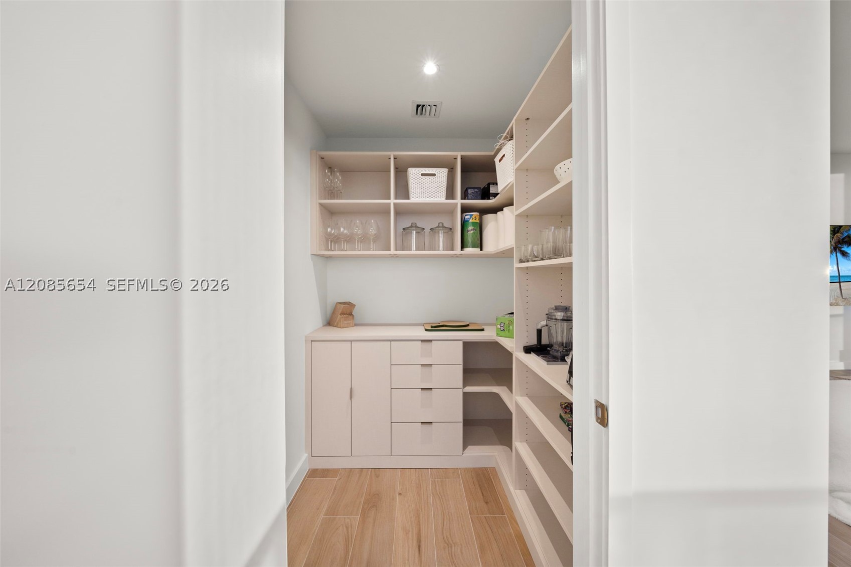 2678 Tigertail Ave #1101, Miami FL 33133