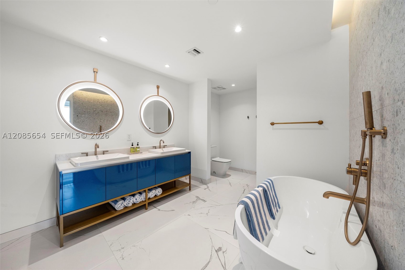 2678 Tigertail Ave #1101, Miami FL 33133