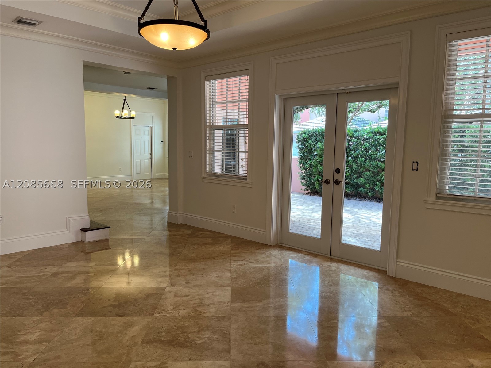 570 Loretto Ave #10, Coral Gables FL 33146