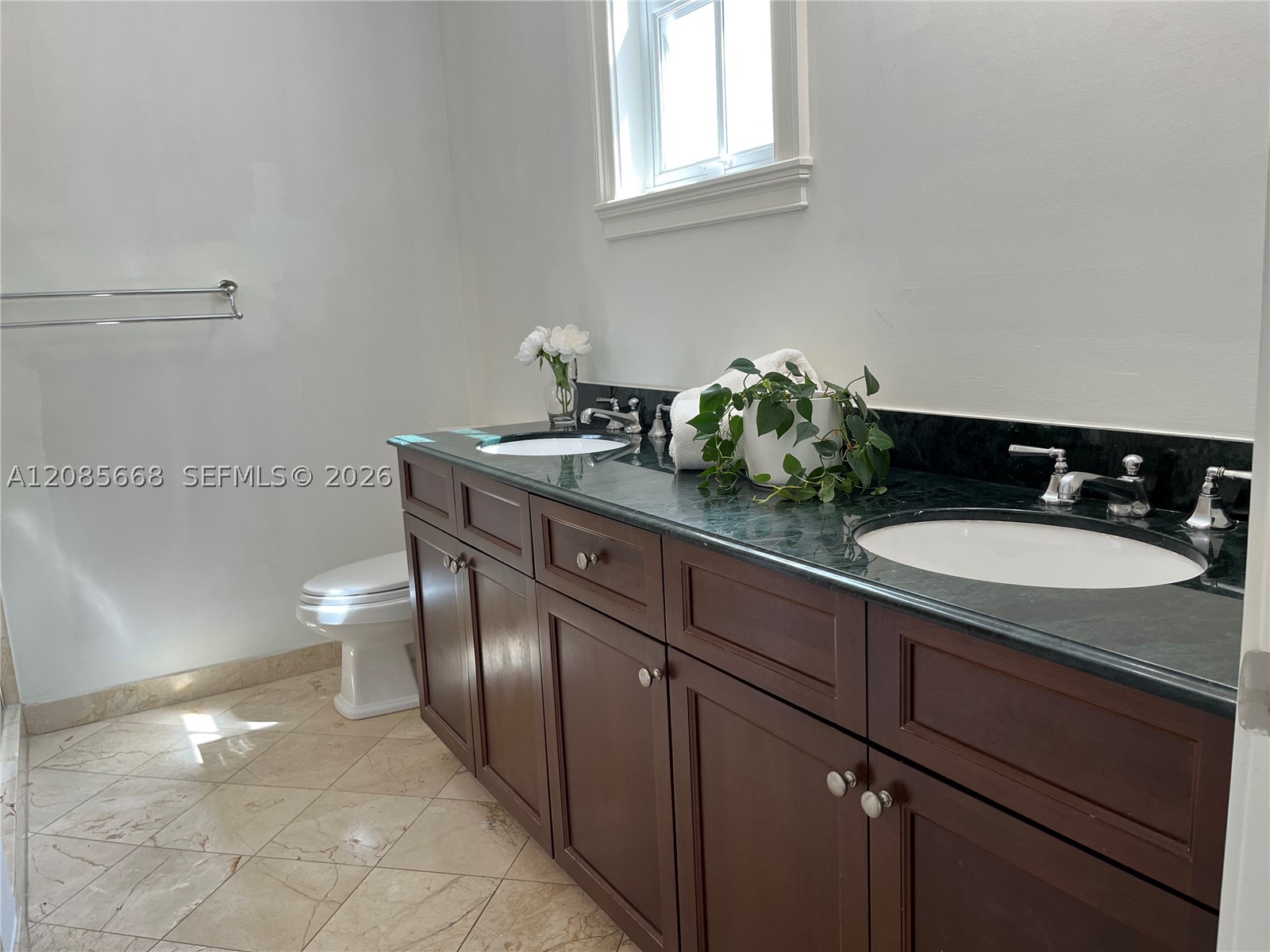 570 Loretto Ave #10, Coral Gables FL 33146