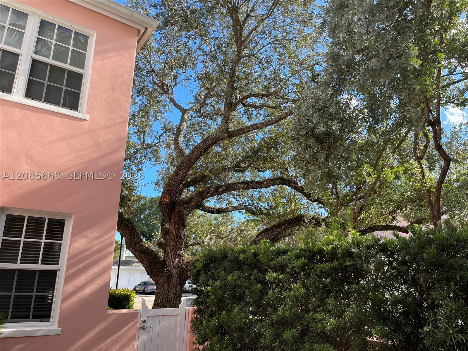 570 Loretto Ave #10, Coral Gables FL 33146
