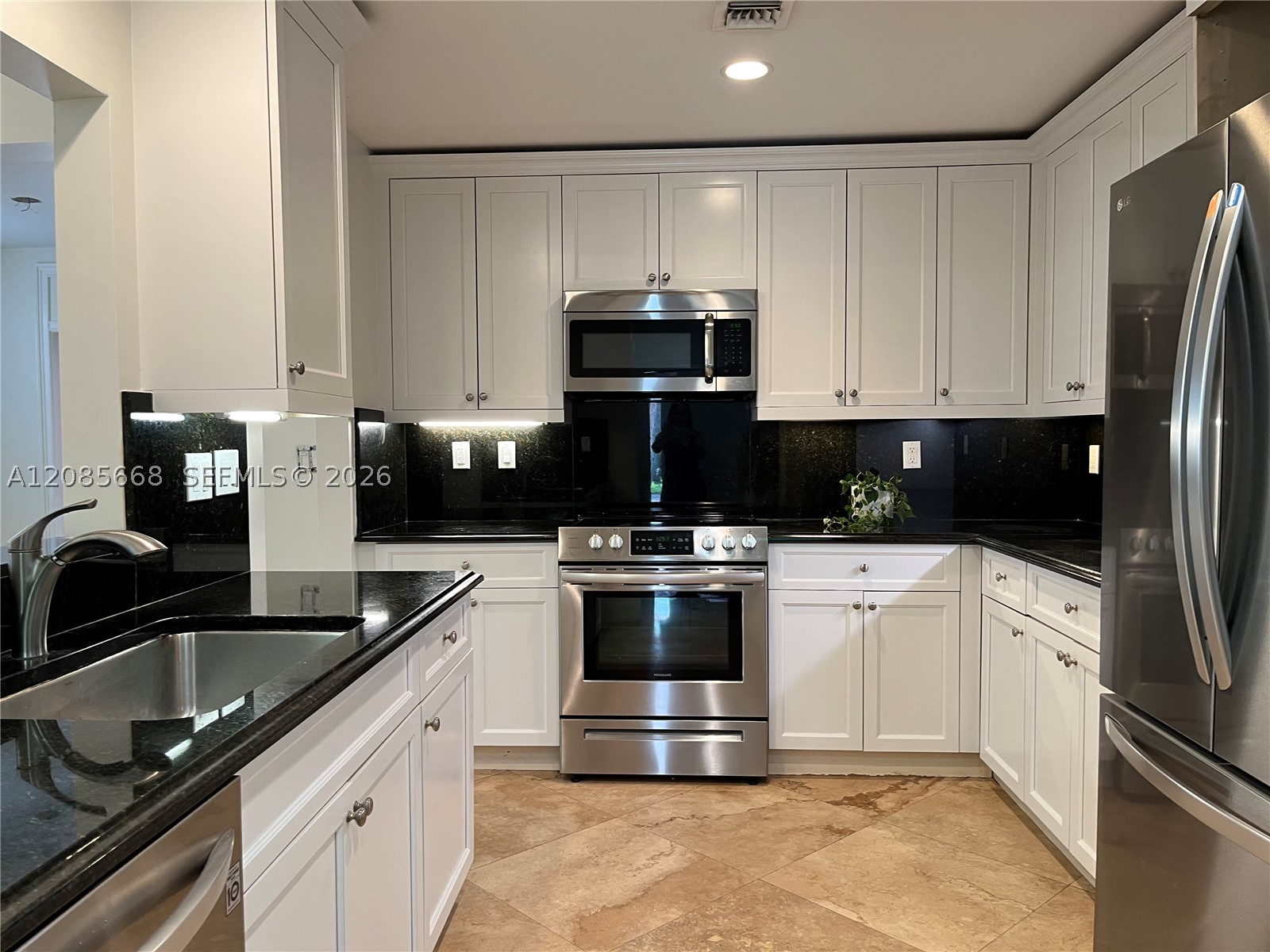 570 Loretto Ave #10, Coral Gables FL 33146