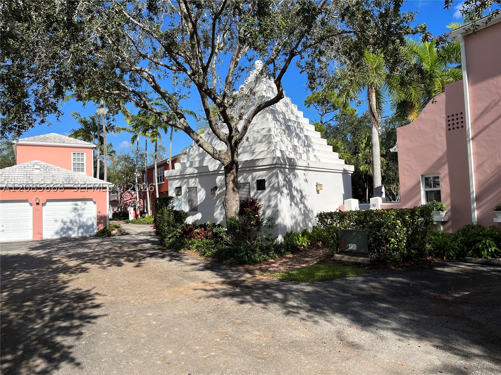 570 Loretto Ave #10, Coral Gables FL 33146