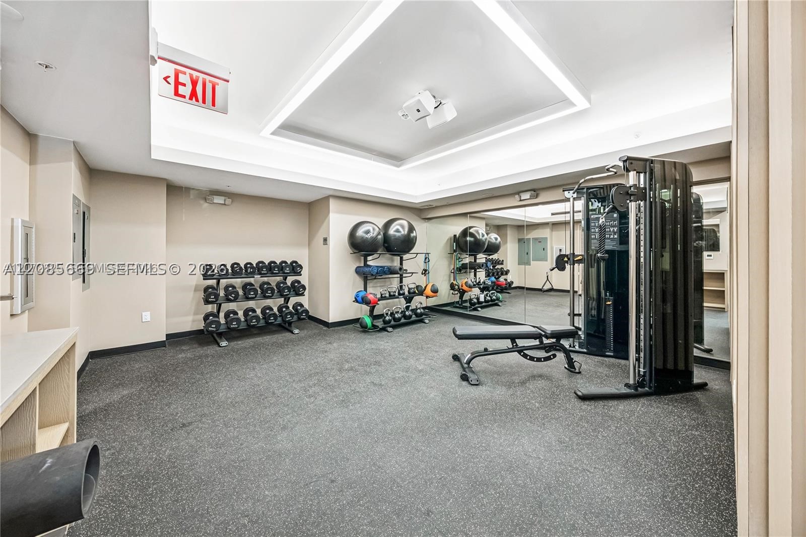 10281 W Bay Harbor Dr #304, Bay Harbor Islands FL 33154