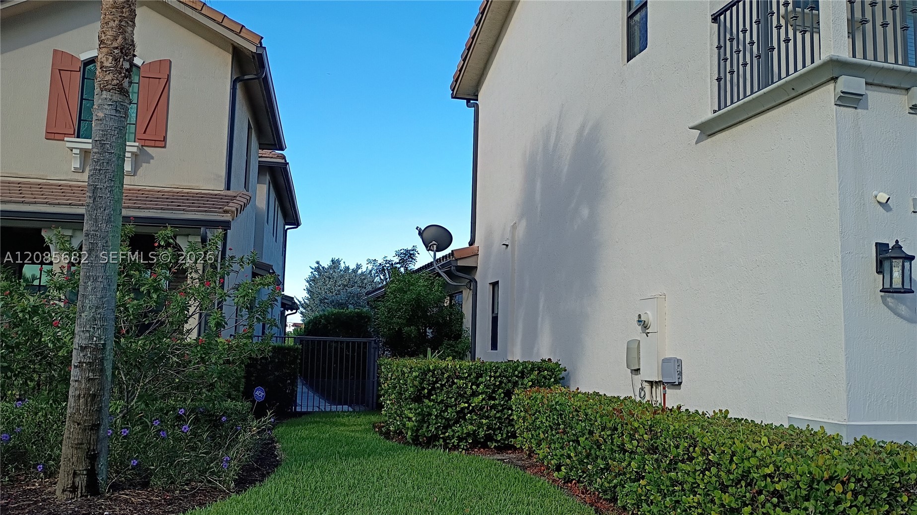 1280 SW 113th Way, Pembroke Pines FL 33025