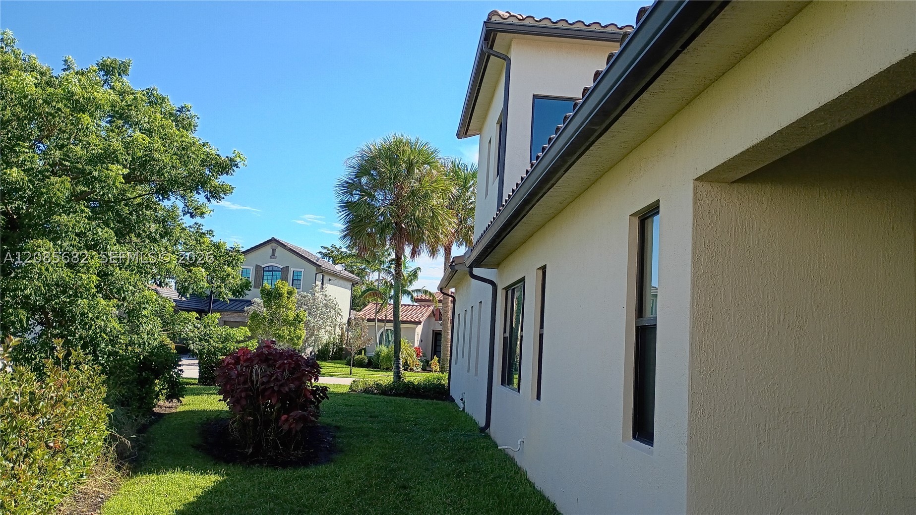 1280 SW 113th Way, Pembroke Pines FL 33025