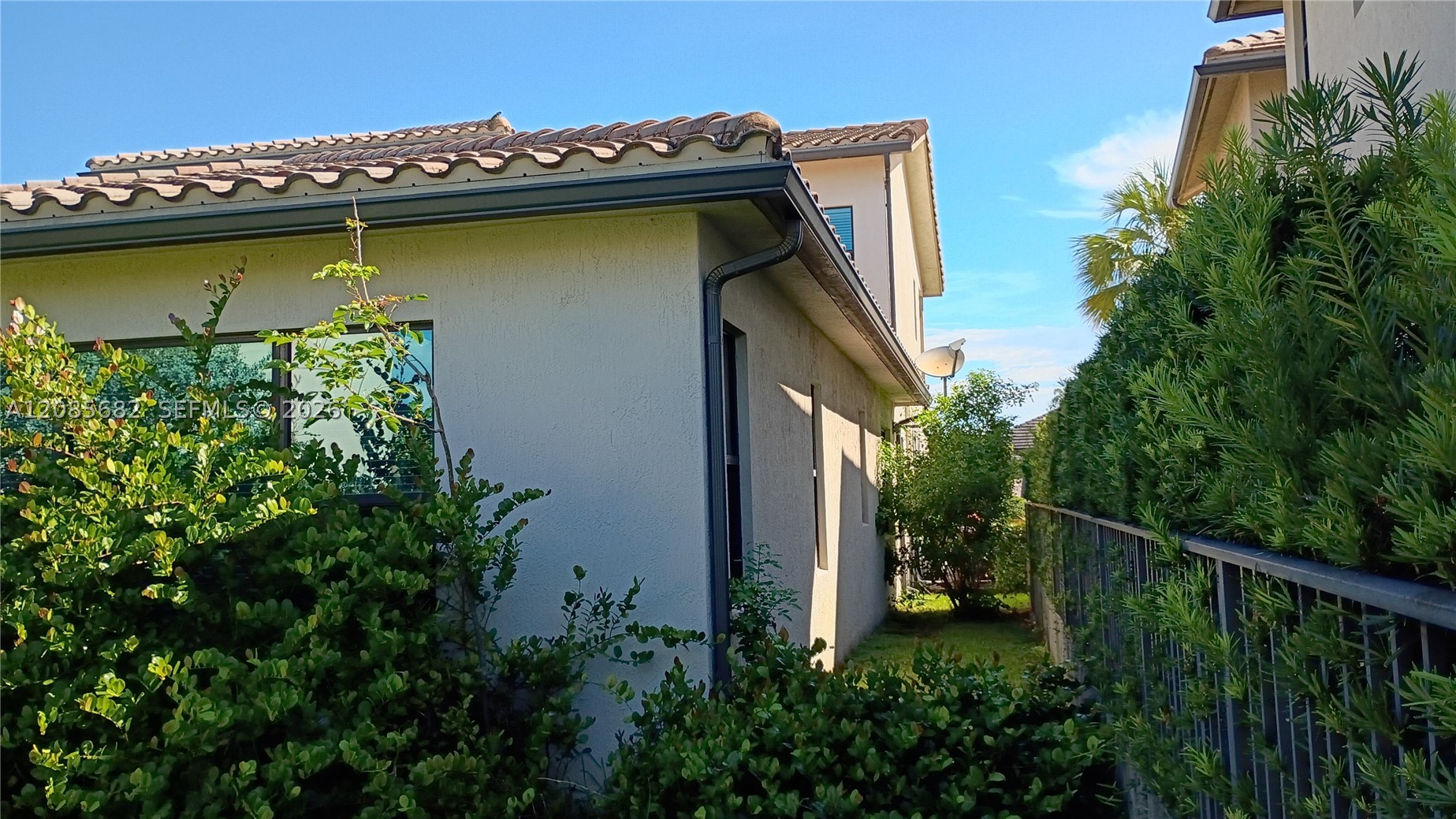 1280 SW 113th Way, Pembroke Pines FL 33025