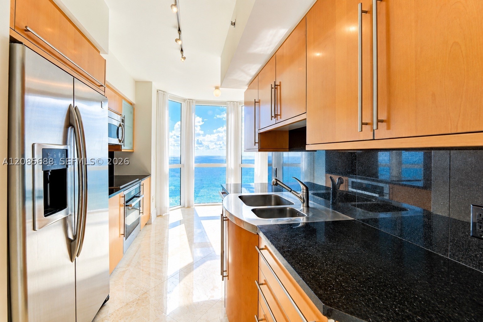 6365 Collins Ave #3403, Miami Beach FL 33141