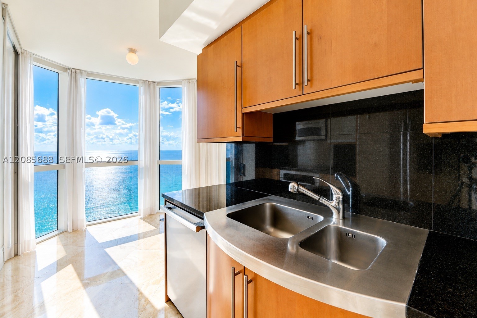 6365 Collins Ave #3403, Miami Beach FL 33141