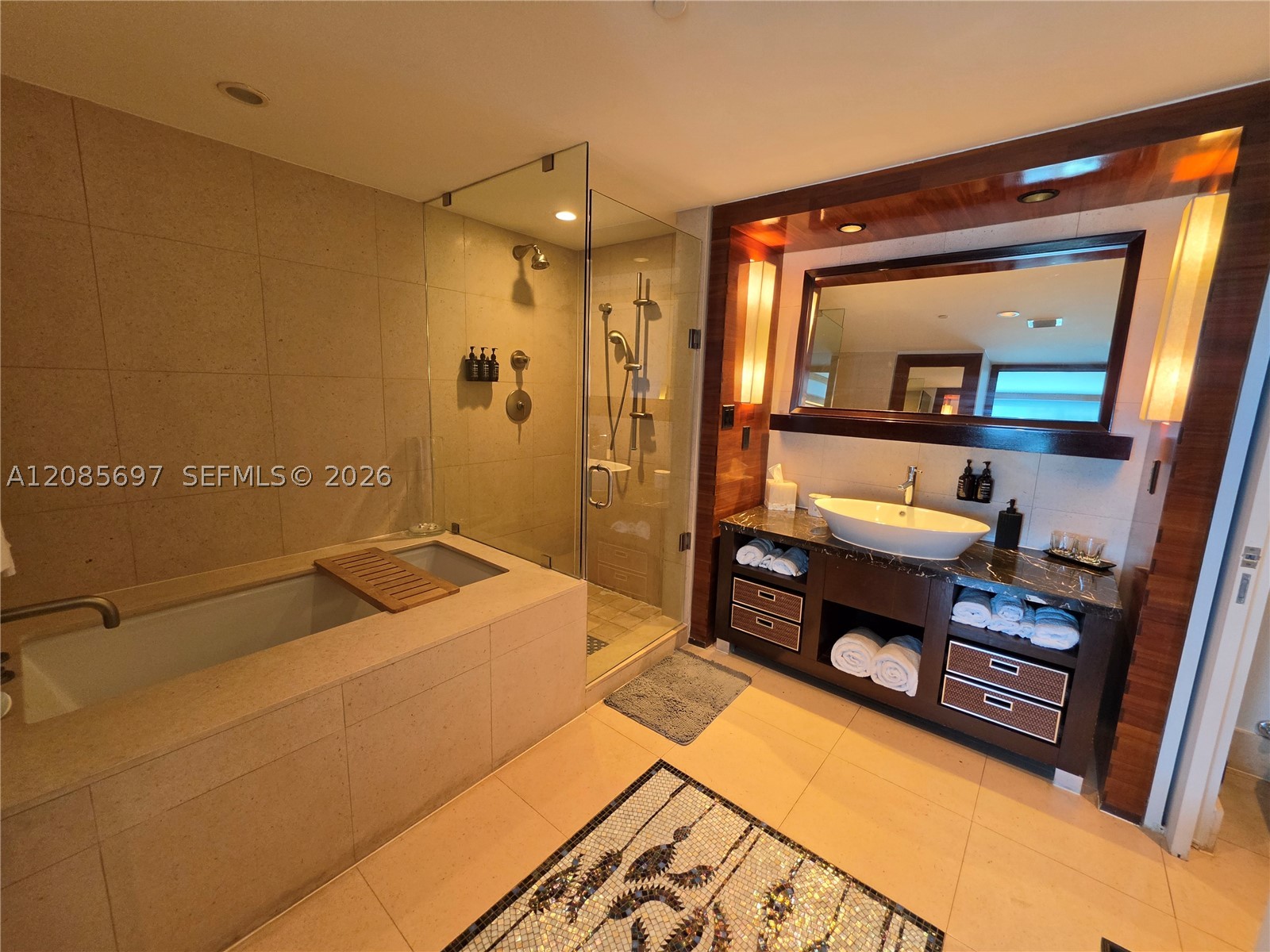 6801 Collins Ave #1014 Legal 1004 Door, Miami Beach FL 33141