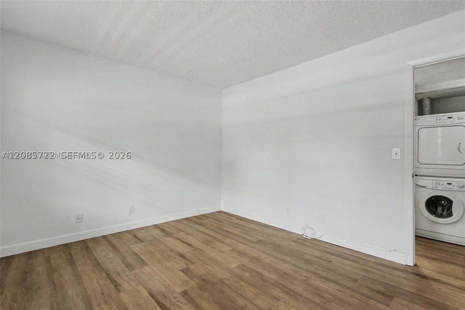 414 SE 10th St #103, Dania Beach FL 33004