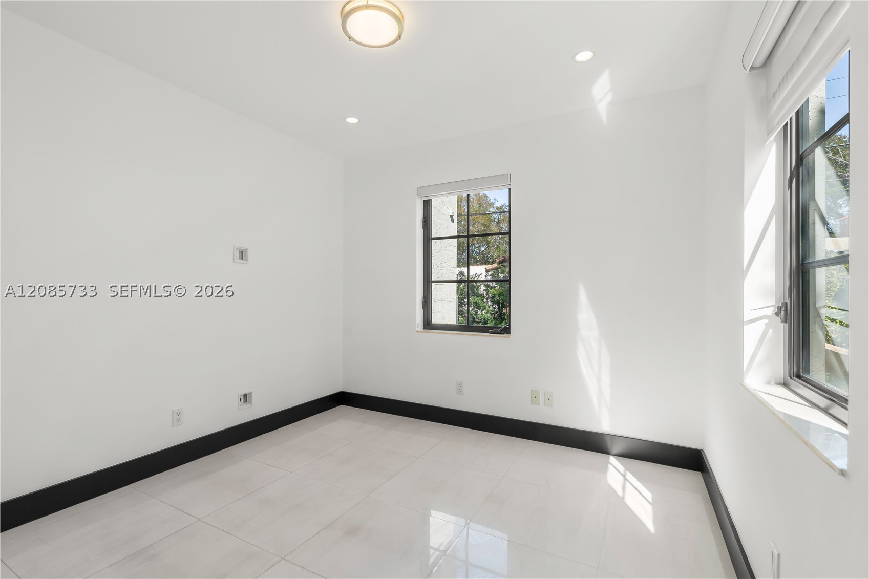 519 Alhambra Cir, Coral Gables FL 33134