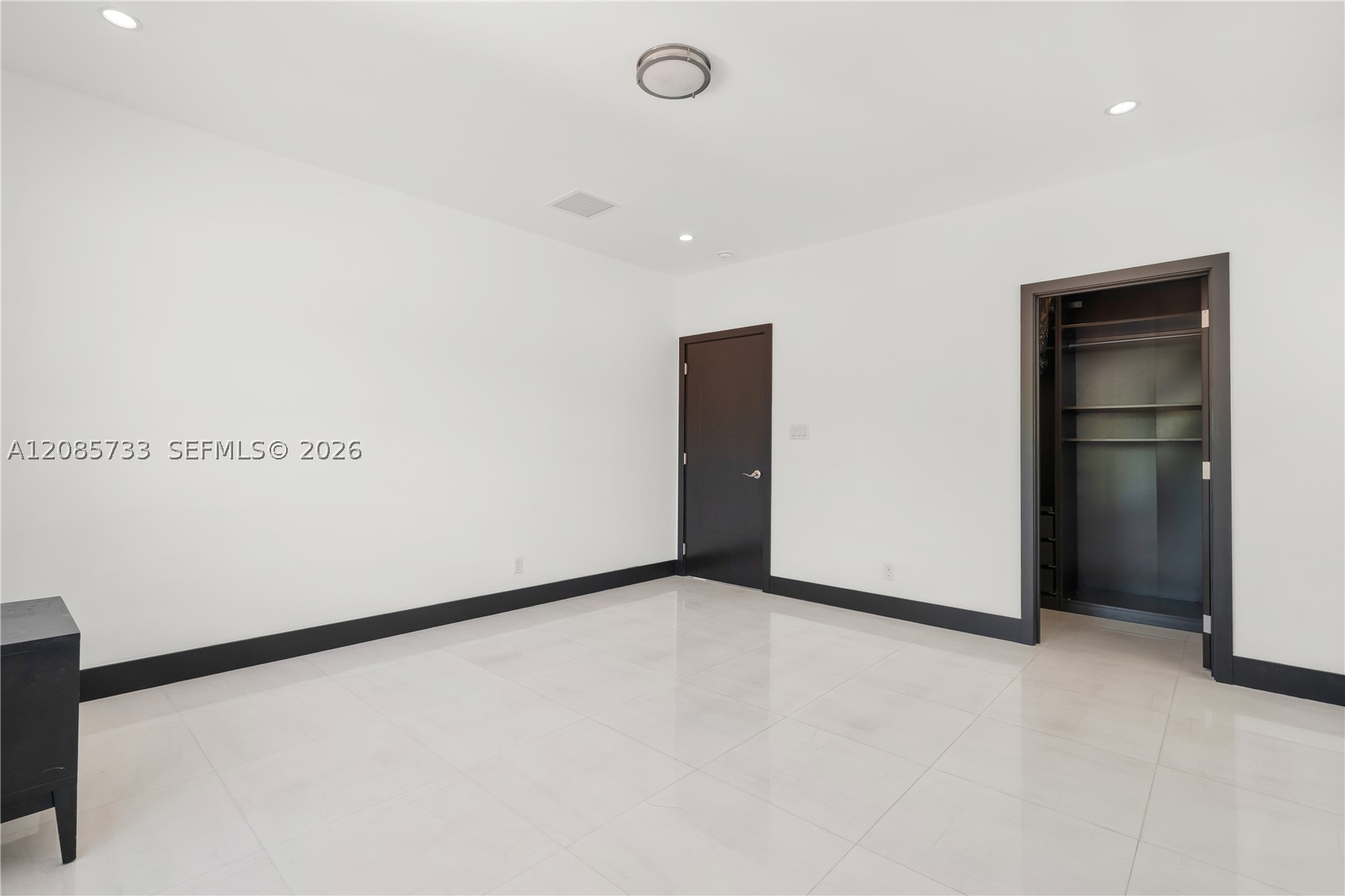 519 Alhambra Cir, Coral Gables FL 33134