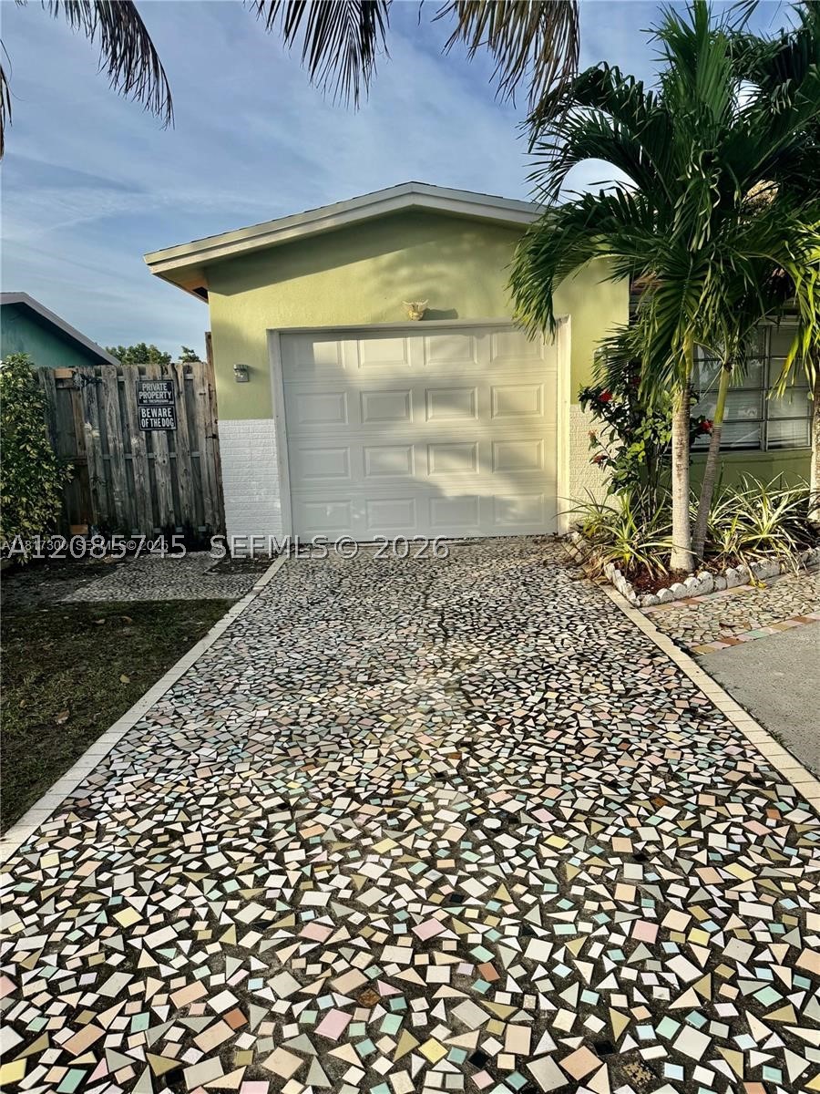 6481 Kimberly Blvd, North Lauderdale FL 33068