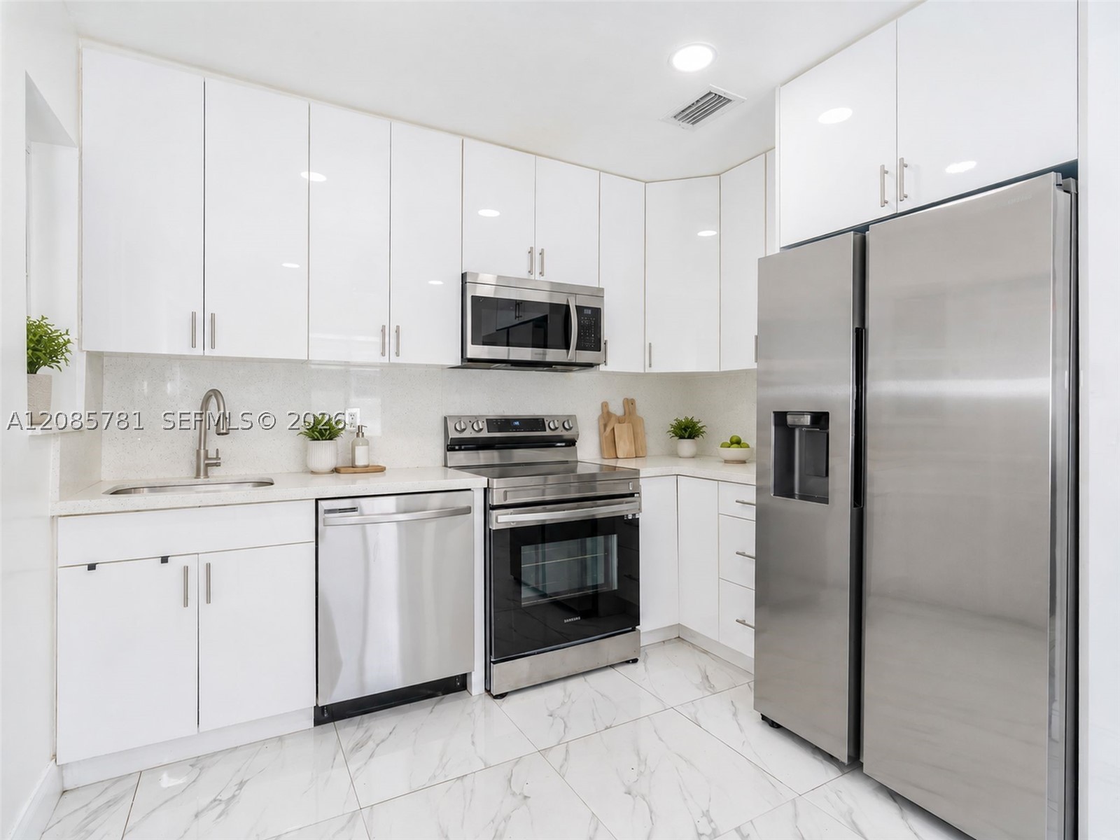 3375 SW 1st St, Miami FL 33135