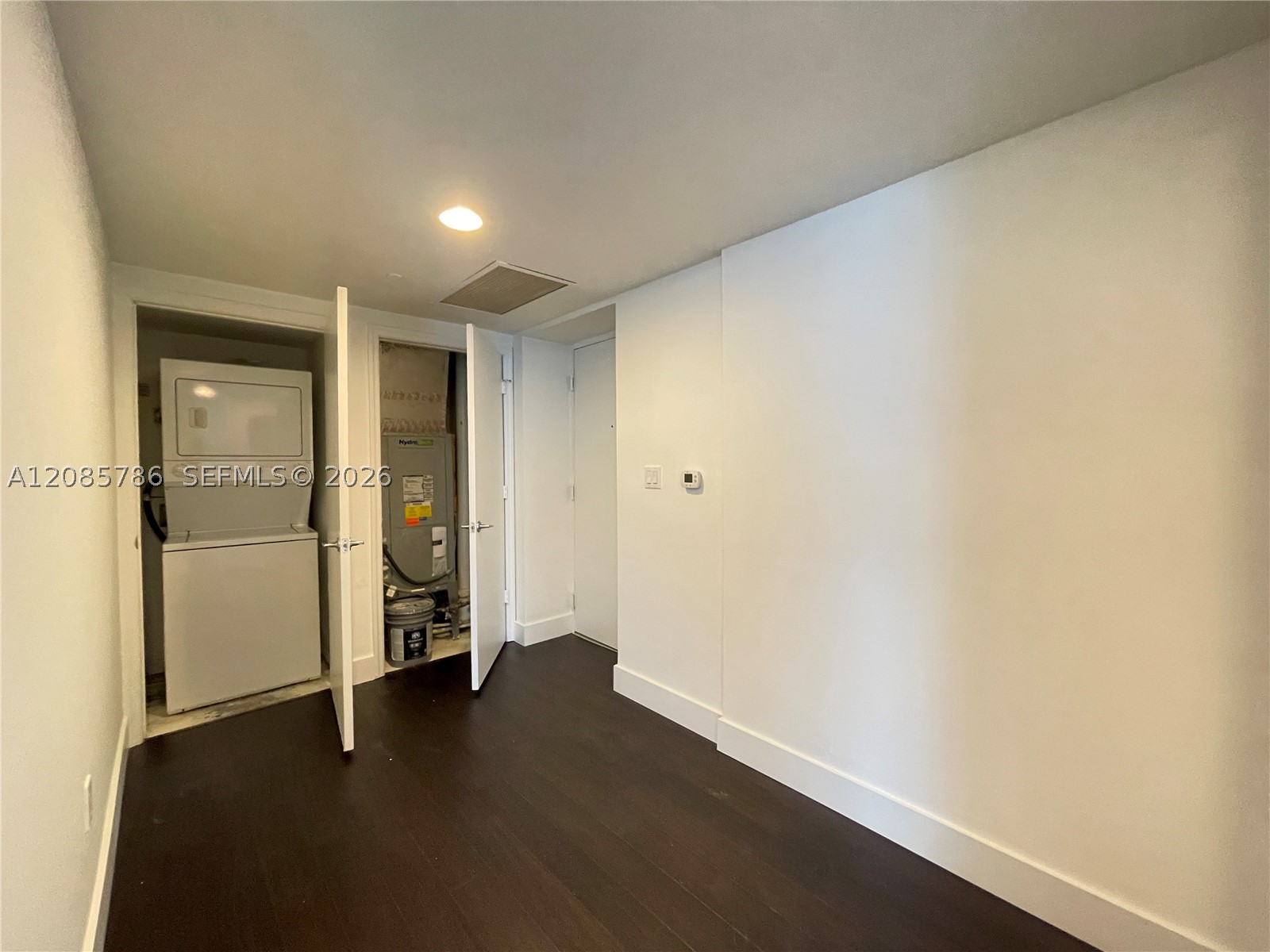 55 SE 6th St #2702, Miami FL 33131
