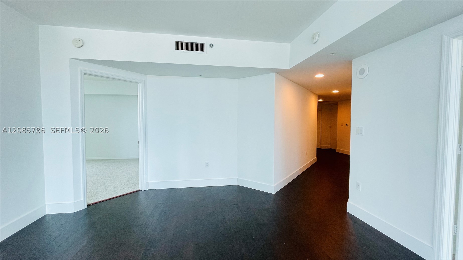 55 SE 6th St #2702, Miami FL 33131