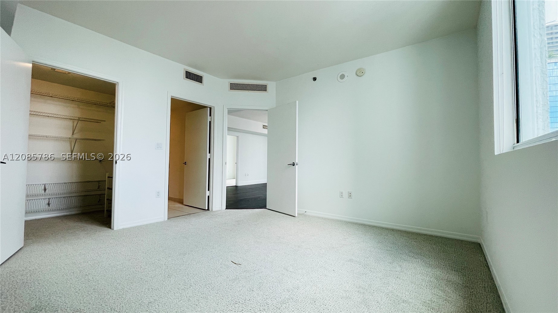 55 SE 6th St #2702, Miami FL 33131