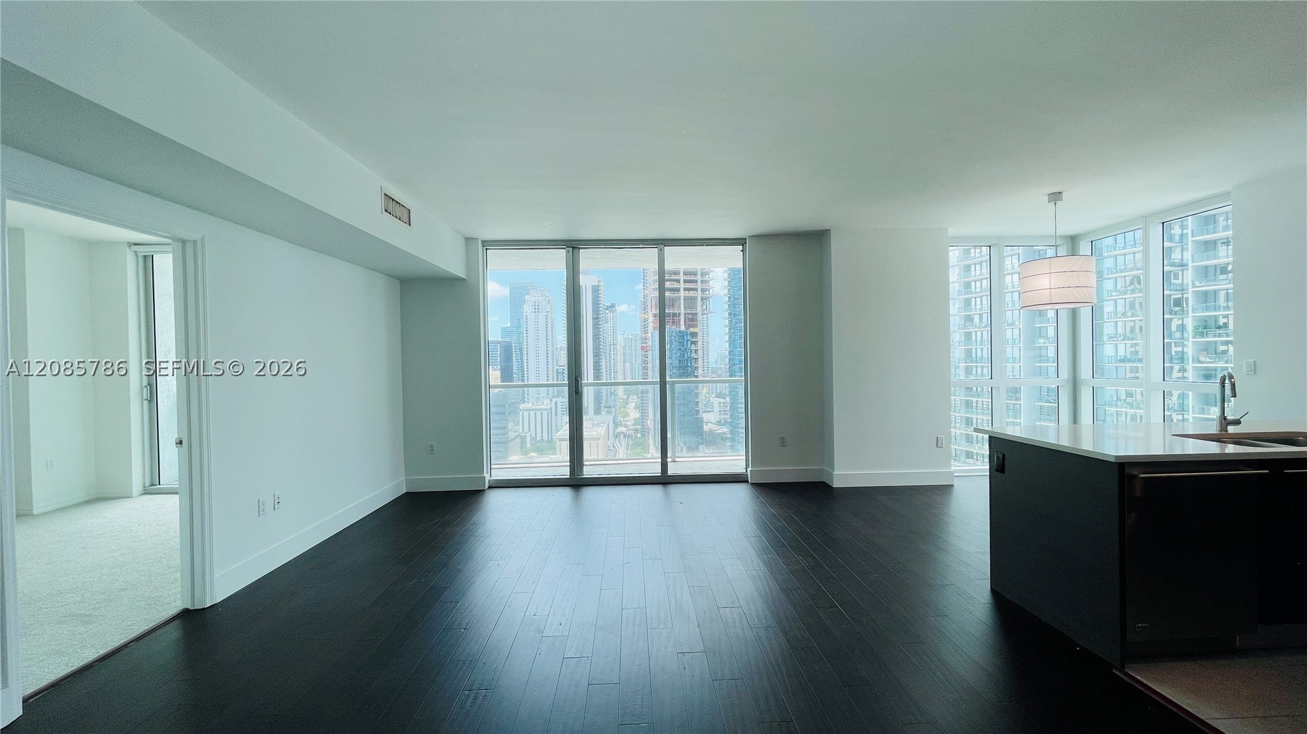 55 SE 6th St #2702, Miami FL 33131