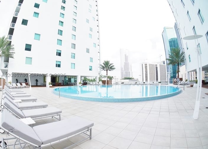 55 SE 6th St #2702, Miami FL 33131