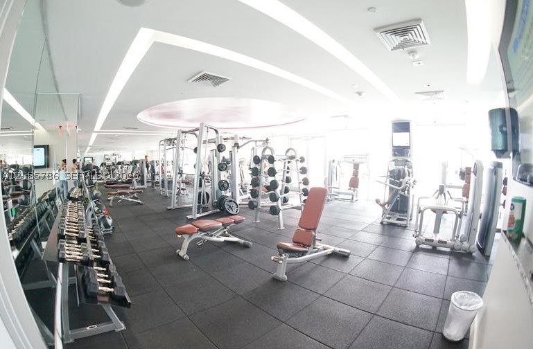 55 SE 6th St #2702, Miami FL 33131