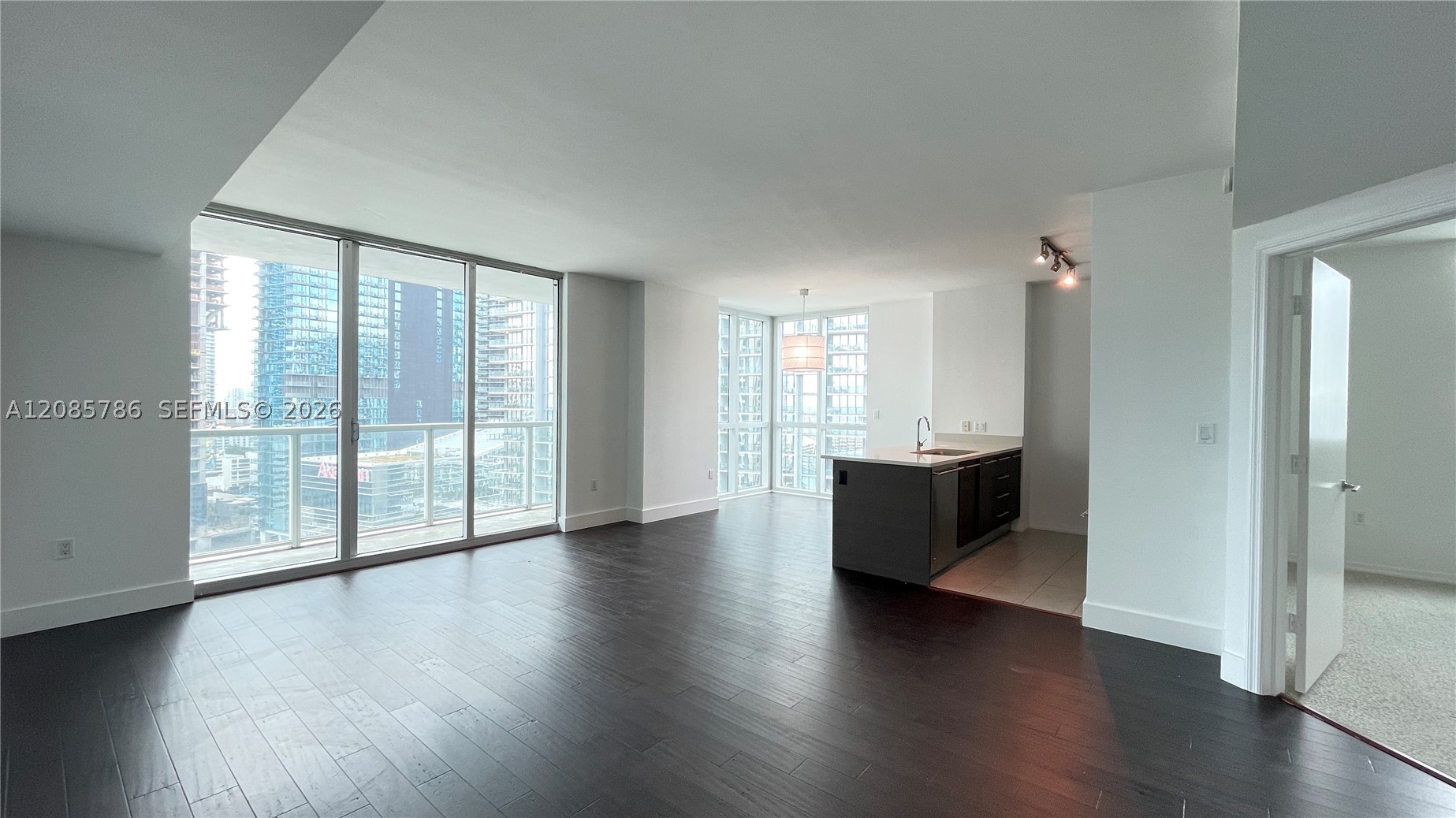 55 SE 6th St #2702, Miami FL 33131