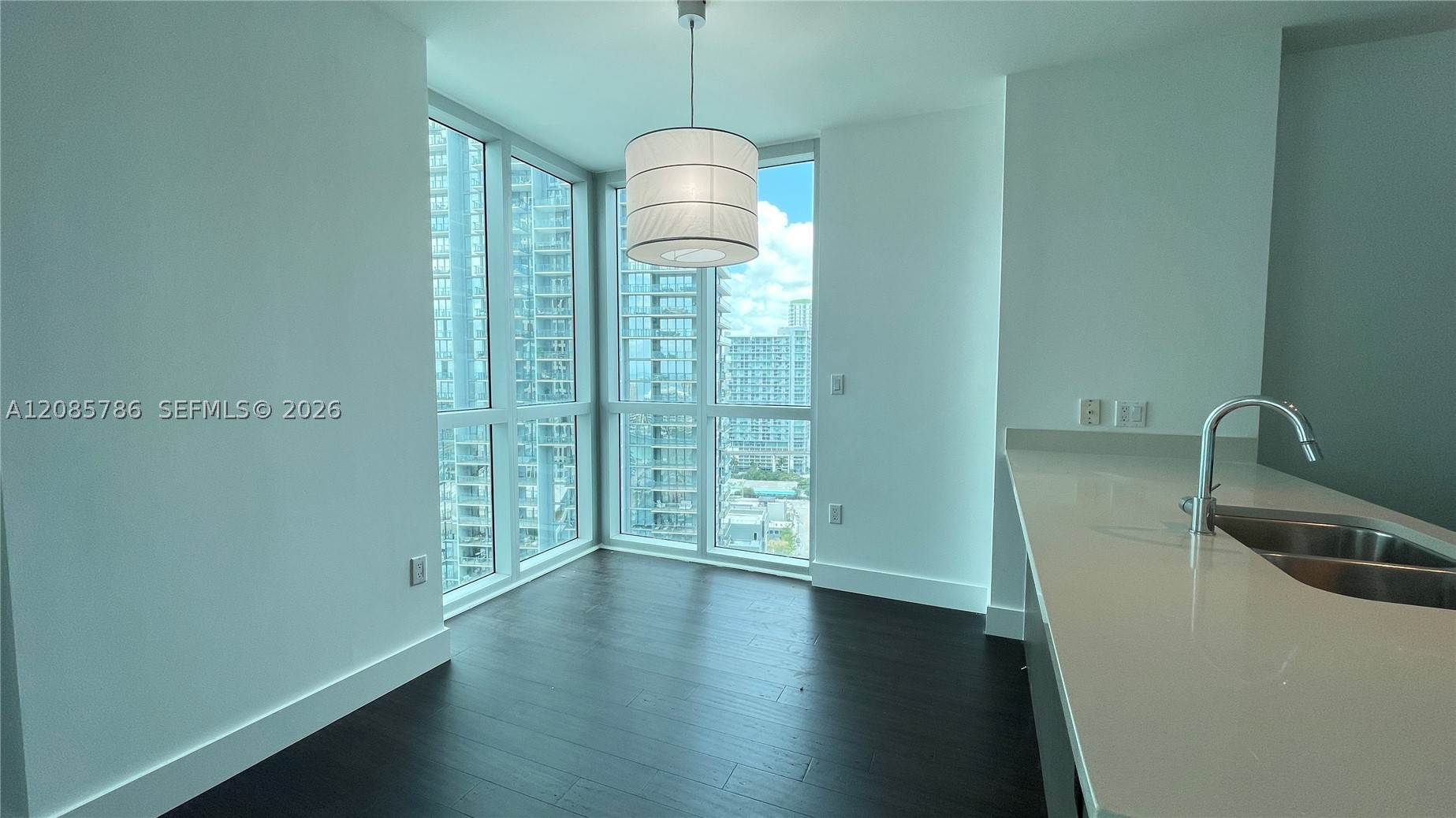 55 SE 6th St #2702, Miami FL 33131