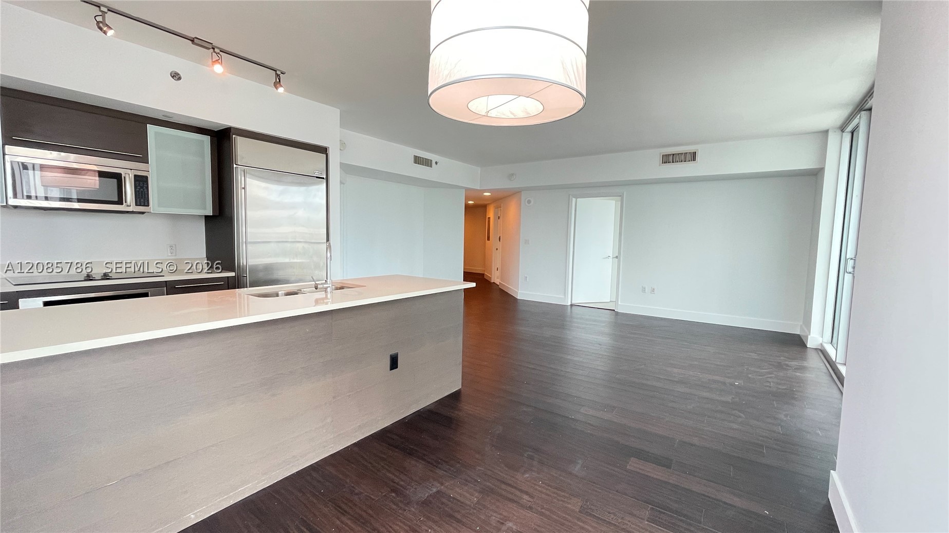 55 SE 6th St #2702, Miami FL 33131