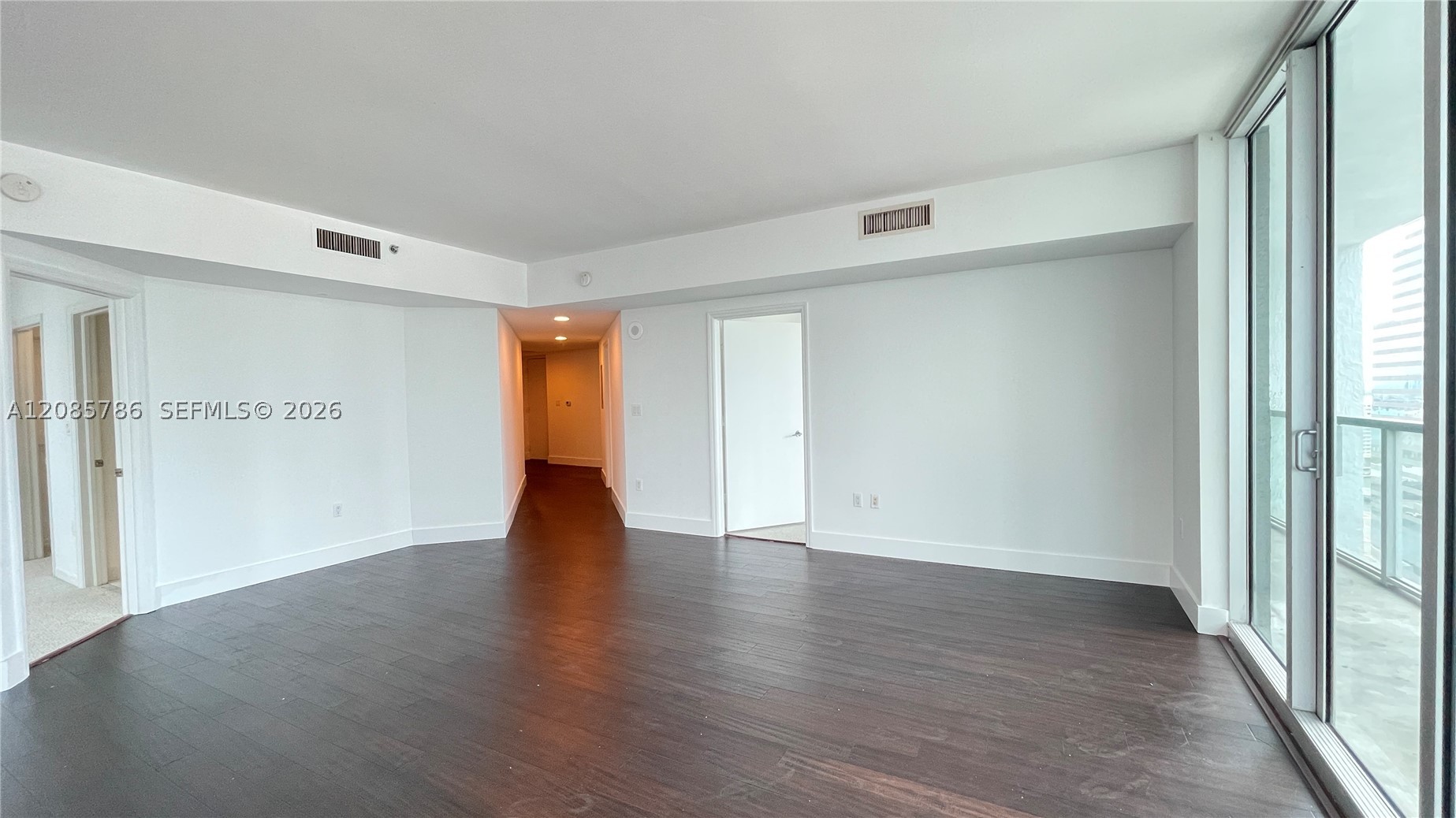 55 SE 6th St #2702, Miami FL 33131