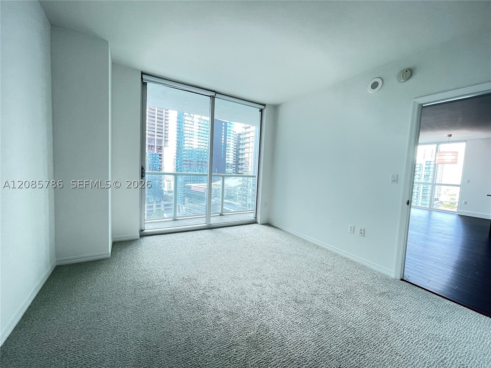 55 SE 6th St #2702, Miami FL 33131