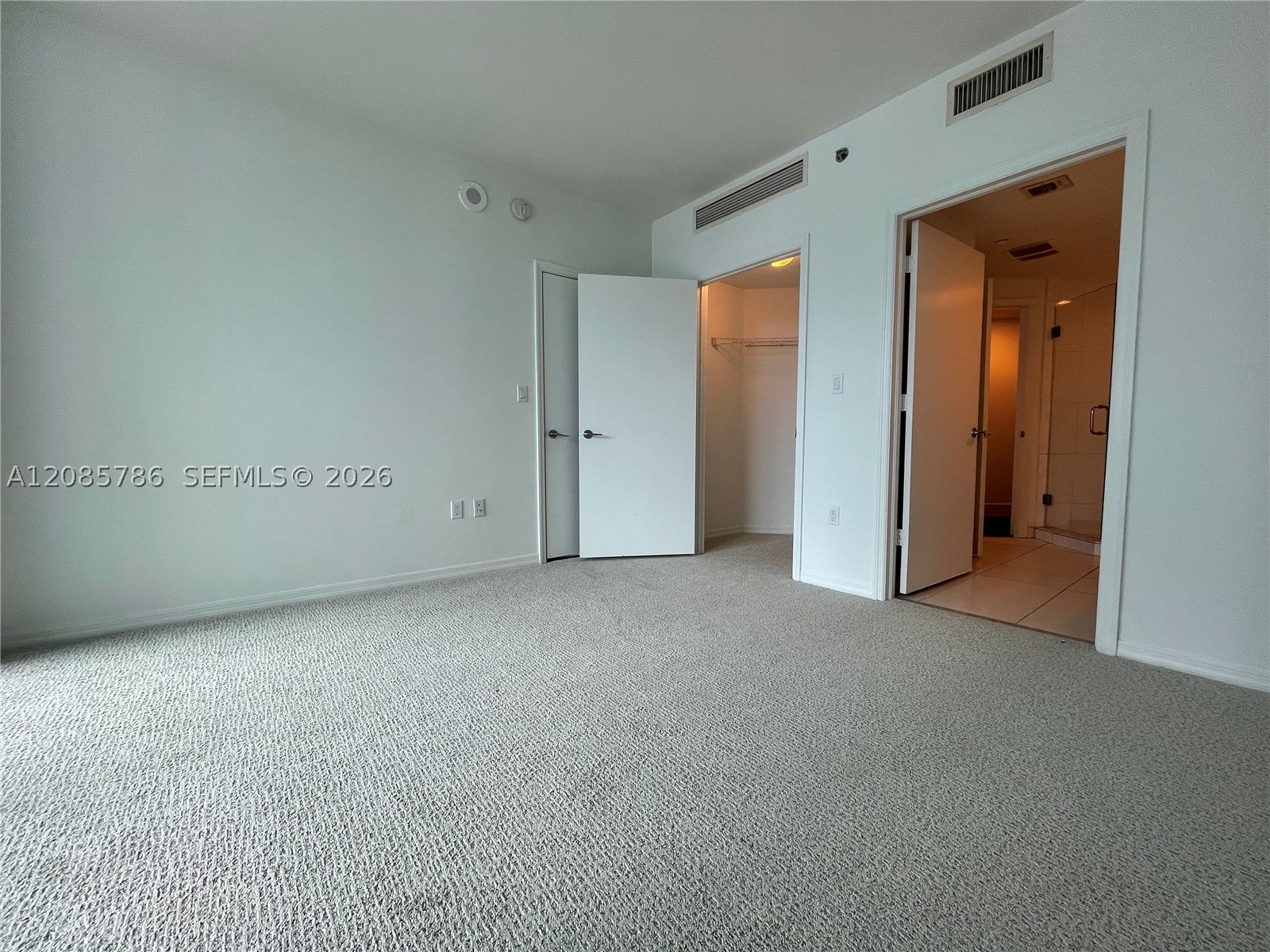 55 SE 6th St #2702, Miami FL 33131