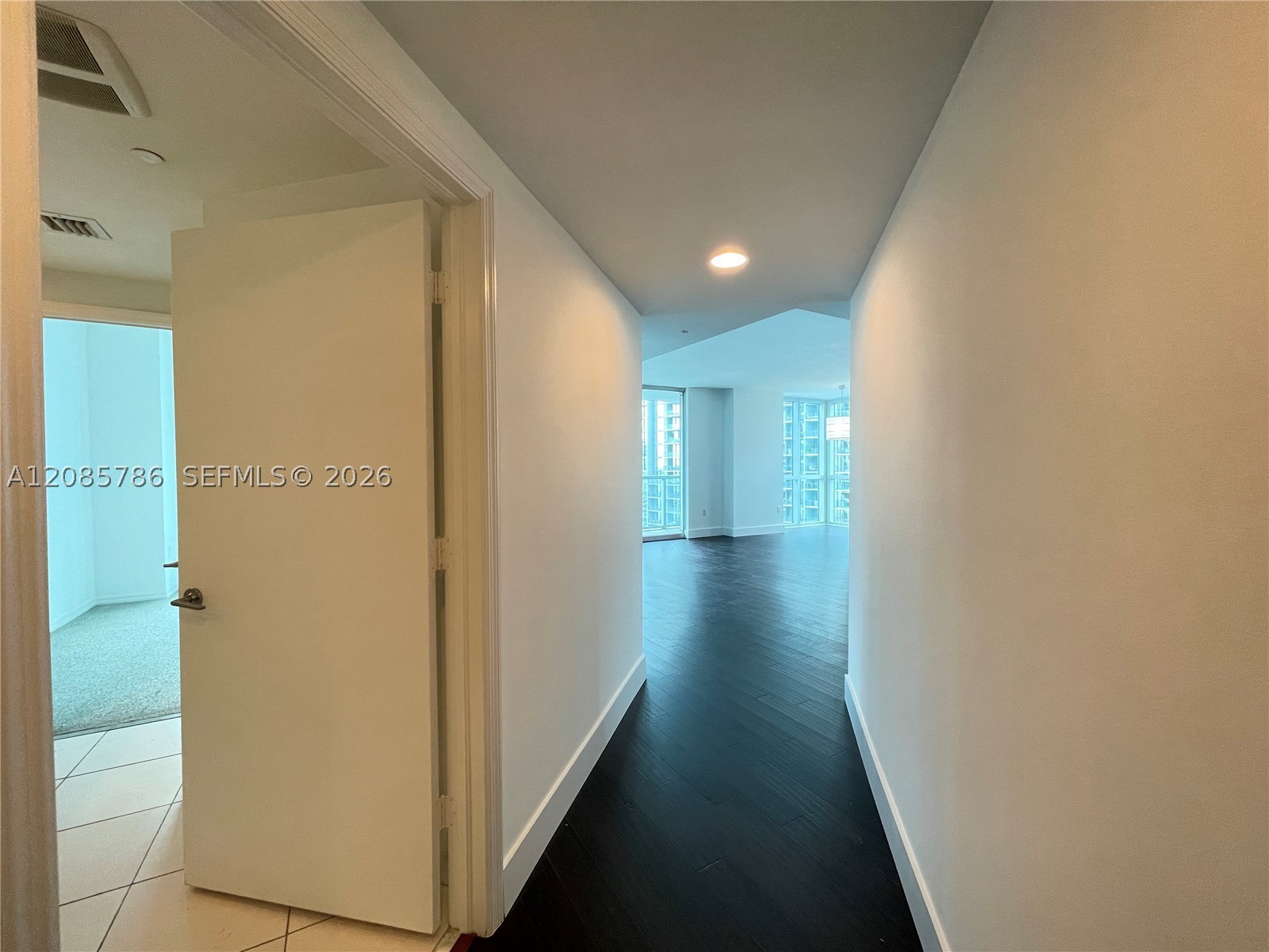 55 SE 6th St #2702, Miami FL 33131