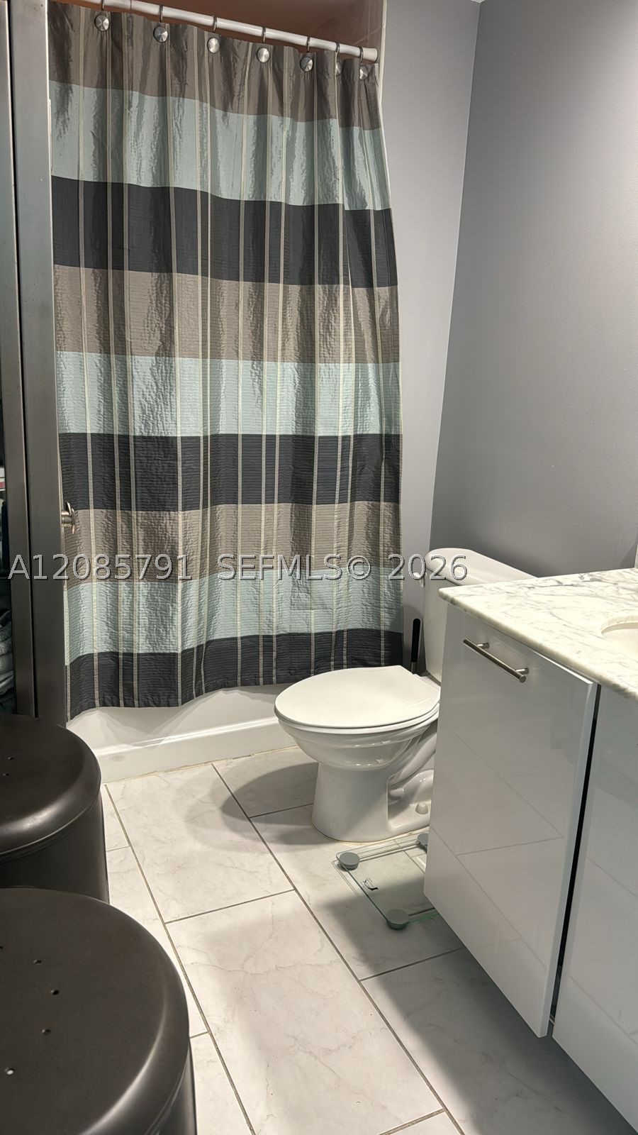 950 Brickell Bay Dr #3909, Miami FL 33131