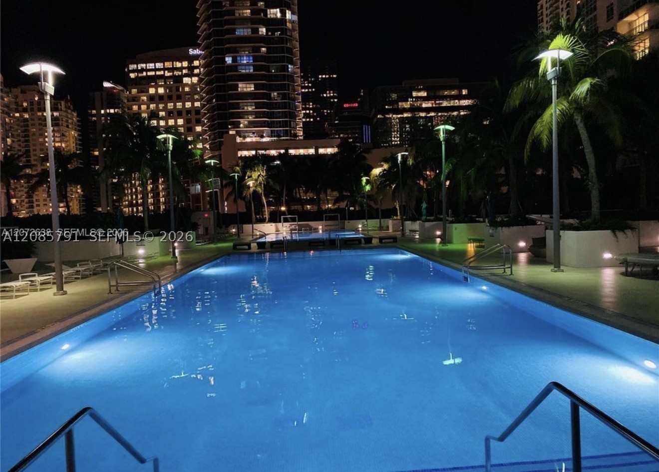 950 Brickell Bay Dr #3909, Miami FL 33131