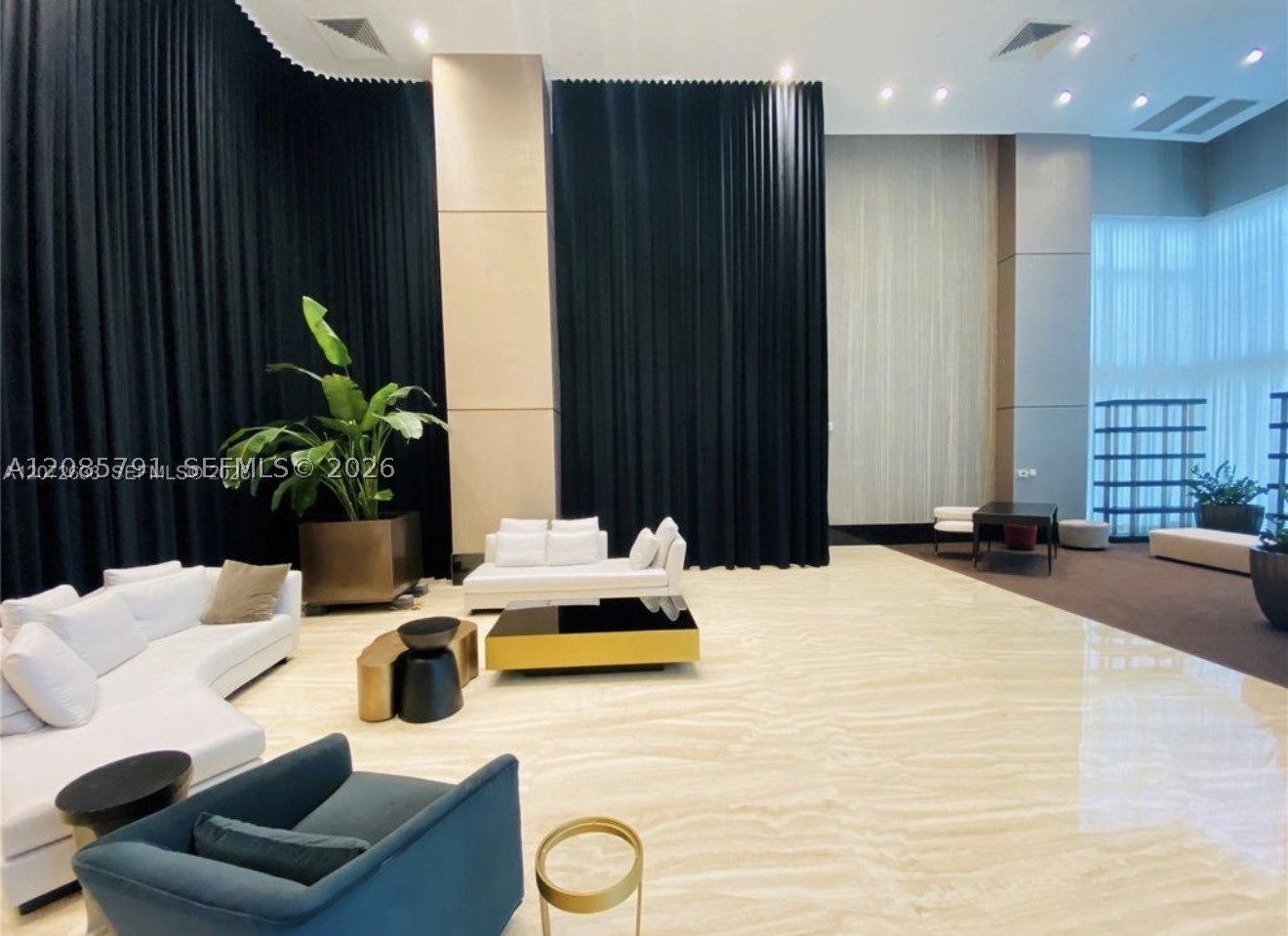950 Brickell Bay Dr #3909, Miami FL 33131